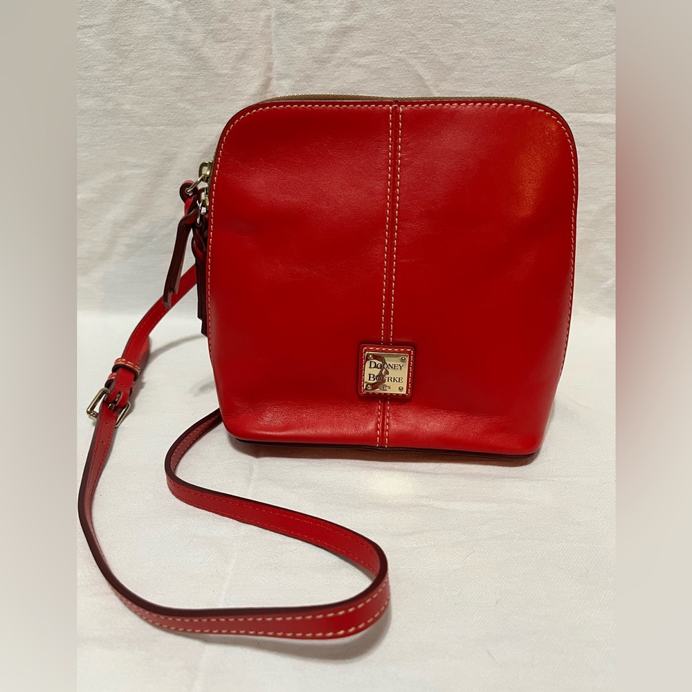 Dooney & Bourke Hand Bag